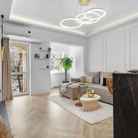 Hi-lux Parliament With Amazing View