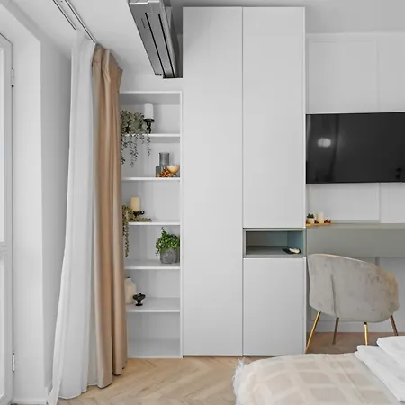 Hi-lux Parliament With Amazing View