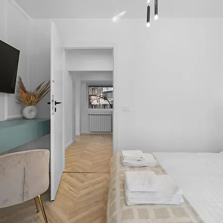 Hi-lux Parliament With Amazing View