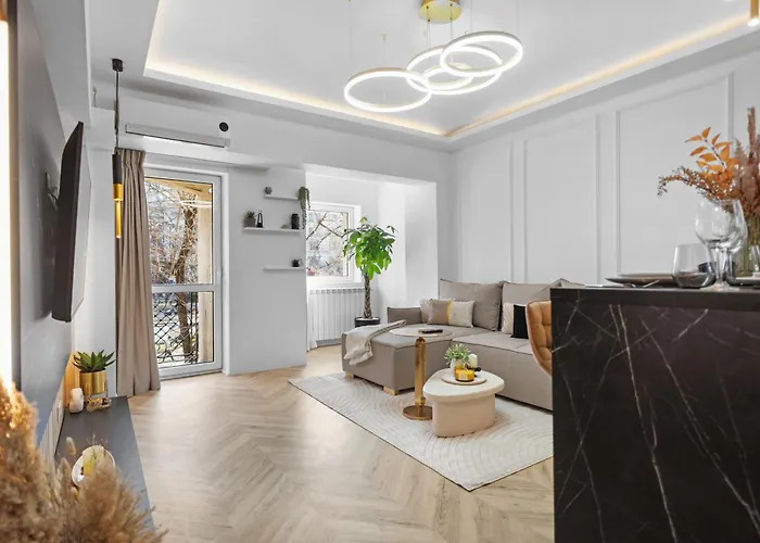 Hi-lux Parliament With Amazing View