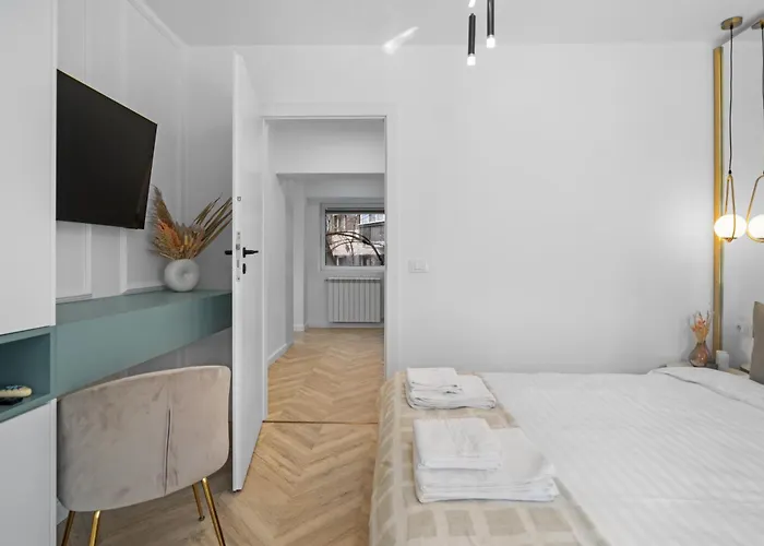 Hi-lux Parliament With Amazing View