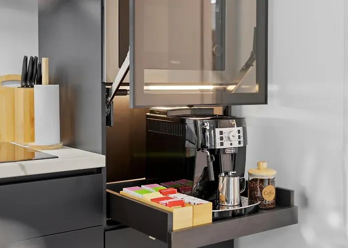 Hi-lux Parliament With Amazing View