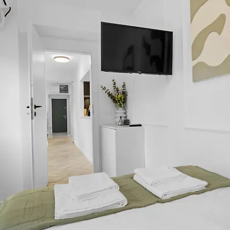 Apartment Hi-lux Parliament With Amazing View *