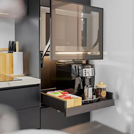 Hi-lux Parliament With Amazing View